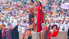 Hoa hậu H'Hen Niê đảm nhận vai trò Đại sứ Truyền thông cho Lễ hội Cà phê Buôn Ma Thuột lần thứ 8 năm 2023.