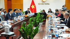 Thứ trưởng Bộ Công Thương Đỗ Thắng Hải đã tiếp Đoàn doanh nghiệp cấp cao của Hội đồng Kinh doanh Hoa Kỳ-ASEAN. (Ảnh: PV/Vietnam+)