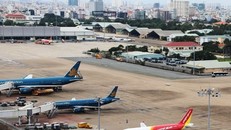 Thời tiết xấu, nhiều chuyến bay đi và đến các tỉnh miền Trung bị ảnh hưởng