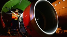 Chuẩn bị tàu bay cho chuyến bay đầu năm mới