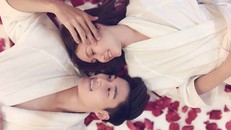 "Cặp đôi" Đình Tú- Hương Giang trải nghiệm tại spa Dermacare