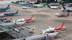 Ngừng khai thác nhiều chuyến bay do ảnh hưỡng báo số 10