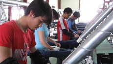 Lao động Việt Nam làm việc tại HQ, ảnh Nguyễn