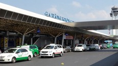 Thanh tra Chính phủ phát hiện 21 cảnh hàng không trên cả nước đang thu tiền dịch vụ đường dẫn vào nhà ga hàng không sai quy định.