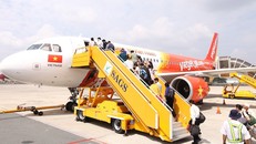 Ngừng khai thác nhiều chuyến bay do ảnh hưởng của bão Damrey