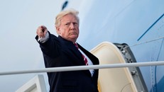 Tổng thống Trump sắp có chuyến công du dài ngày đến châu Á. Ảnh: AFP.