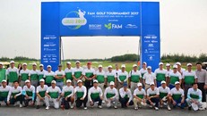 Các gôn thủ chụp ảnh lưu niệm trước giờ thi đấu