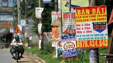 Các quảng cáo bán đất vùng gần dự án Cảng hàng không quốc tế Long Thành (Ảnh Zing)
