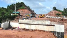 Cò đất đang tìm cách thổi giá đất Vân Đồn. Ảnh minh họa