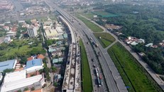 Cơn sốt đất tại TP HCM đã khiến cho bảng giá đất do thành phố ban hành trở nên lạc hậu so với giá giao dịch trên thị trường. Ảnh:Vũ Lê