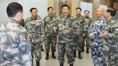 Chủ tịch Trung Quốc Tập Cận Bình thăm Trung tâm Chỉ huy Tác chiến Hỗn hợp năm 2016. Ảnh:news.china.com.