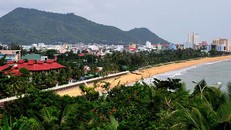 Khu resort 4 sao bên bờ biển Quy Nhơn mang tên Hoàng Gia, do vợ ông Trần Bắc Hà làm chủ, đã thay người đại diện vào tháng trước. Ảnh: Minh Hoàng.