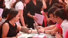 Deaura tổ chức “Ngày chủ nhật đỏ” cho các nhân viên công ty