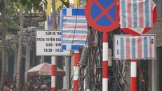 Hà Nội dỡ bỏ hàng loạt biển báo có hình thù lạ