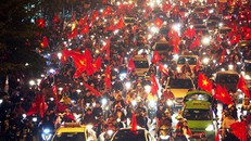 Nhiều lãnh đạo doanh nghiệp lên kế hoạch tổ chức nhân viên đi cổ vũ U23 Việt Nam đá chung kết vào cuối tuần này. Ảnh: Ngọc Thành