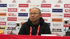 HLV Park Hang-seo cảm ơn học trò sau trận chung kết