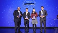 Đại diện Viejet nhận giải thưởng Best Vietnam’s Deal 2017