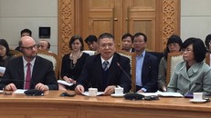 Đại diện Ford Việt Nam phát biểu tại cuộc đối thoại