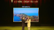 Phó Chủ tịch Tập đoàn FLC – bà Hương Trần Kiều Dung nhận giải Nhà phát triển bất động sản uy tín nhất.