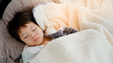 Tại sao ngủ ngon giúp bé thông minh hơn?