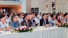 Hội thảo “Tiềm năng và kinh nghiệm đầu tư bất động sản Việt Nam” được tổ chức tại Trung tâm sự kiện Đông Đô – TTTM Sapa, thủ đô Praha, Cộng hòa Séc thu hút hàng trăm kiều bào tham dự.