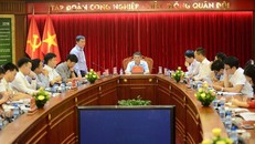 Thứ trưởng Bộ TTTT Phạm Hồng Hải kiểm tra công tác chuẩn bị chuyển đổi mã di động của Viettel