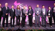 Tập đoàn T&T Group và Tập đoàn YCH trao Biên bản ghi nhớ cam kết cùng đầu tư Dự án Trung tâm tăng trưởng thông minh tại Việt Nam.