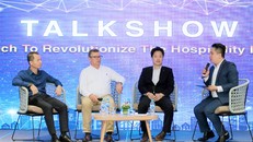 Ông Huyn Jun Choi, Giám Đốc Cấp cao LG Electronics chia sẽ các giải pháp công nghệ và Big Data cho một khách sạn thông minh. ​