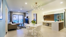 Căn hộ Kosmo Tây Hồ với ban công rộng, các phòng chức năng đều được đón nắng và đón sáng tự nhiên