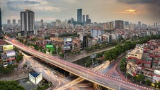 Tốc độ phát triển đô thị, kinh tế tại Hà Nội luôn ở mức cao khiến quỹ đất sạch để xây dựng BĐS tại đây ngày càng hạn hẹp.