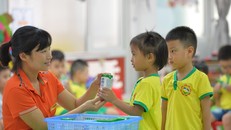 Bổ sung dinh dưỡng từ sữa học đường: an toàn, thiết yếu