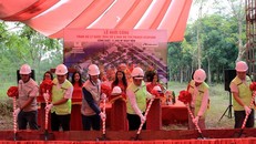 Đại diện lãnh đạo Tập đoàn Ecopark & nhà thầu Ecoba ENT thực hiện nghi lễ khởi công nhà máy xử lý nước thải thứ 4. ​