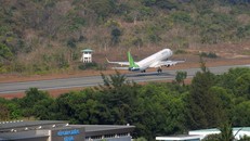 Du lịch Côn Đảo: Máy bay kín chỗ, khách sạn kín phòng