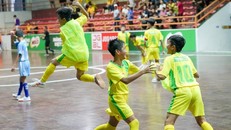 Niềm vui chiến thắng của các cầu thủ nhí xứ Nghệ,