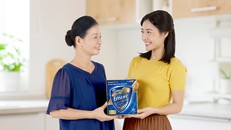 Abbott ra mắt Ensure Gold mới giúp tăng cường sức khỏe và miễn dịch cho người lớn tuổi