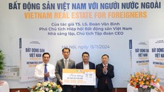 TS. LS. Đoàn Văn Bình đã trao tặng 200 triệu đồng cho Quỹ Ngày mai tươi sáng và khẳng định, toàn bộ thu nhập sau thuế từ cuốn sách này sẽ chuyển về ủng hộ Quỹ Ngày mai tươi sáng.