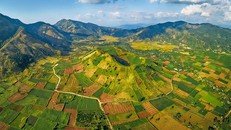 Núi lửa Chư Đăng Ya, Gia Lai, một trong những điểm du lịch ấn tượng được du khách yêu thích. 