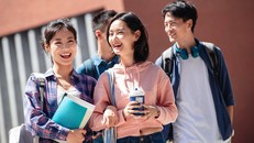 Cambridge English được hơn 28.000 trường đại học, nhà tuyển dụng và cơ quan chính phủ công nhận.