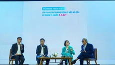Các chuyên gia trao đổi tại hội thảo
