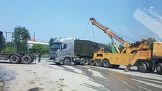 Quảng Bình: Đã cưỡng chế chiếc xe siêu tải trọng 