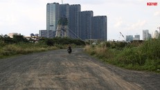 Hiện một phần tuyến đường này vẫn còn thi công tại khu vực đoạn từ Trung tâm Quản lý đường Hầm sông Sài Gòn tới cầu Thủ Thiêm 2. Ảnh: Linh Vũ