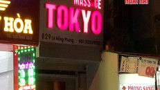 Tiệm massage Tokyo - 1 trong các tiệm massage sẵn sàng chiều khách tới bến ở quận 10. Ảnh: Cắt từ clip