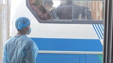 Đưa người của ‘Thiền am bên bờ vũ trụ’ đi cách ly vì tiếp xúc với người về từ Campuchia nghi nhiễm Covid-19