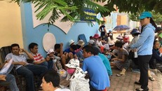 Đồng Nai: Cả thị trấn chỉ tuyển sinh 1 lớp 6, phụ huynh trắng đêm ngồi giữ chỗ cho con