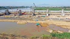 Chủ đầu tư vẫn chưa dừng thi công dự án đập dâng theo yêu cầu của UBND tỉnh Quảng Ngãi? Ảnh: Nguyễn Minh