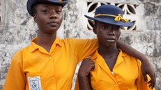 Đi một số nước ngắm đồng phục học sinh