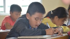 Những cái tát làm đau cả ngành giáo dục