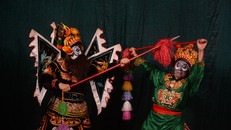 Theo một số nghiên cứu, Tuồng ra đời sớm nhất gần giữa thế kỷ XVII, do Đào Duy Từ phát triển từ diễn xướng dân gian lên sân khấu Tuồng. Đào Duy Từ dựng Tuồng đàng trong từ Chèo. Nghĩa là Tuồng Chèo cùng một gốc, từ Bắc vào Miền Trung, xuống phía Nam do Đà