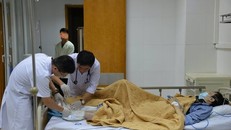 Bệnh nhân bị hoại tử chân điều trị tại Bệnh viện Nội tiết Trung ương (ảnh BVCC).