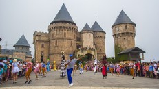 Đạo diễn Phạm Hoàng Nam & câu chuyện không tưởng trên đỉnh Bà Nà